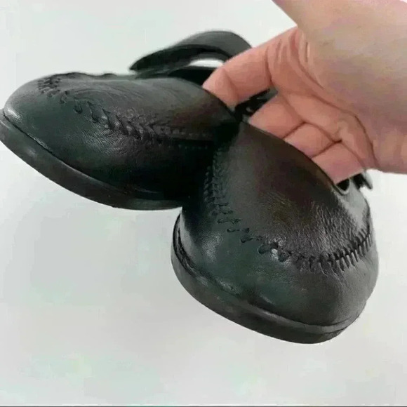 Natural sport flats 8.5 N black leather sticky strap maryjanes vintage 80s 90s